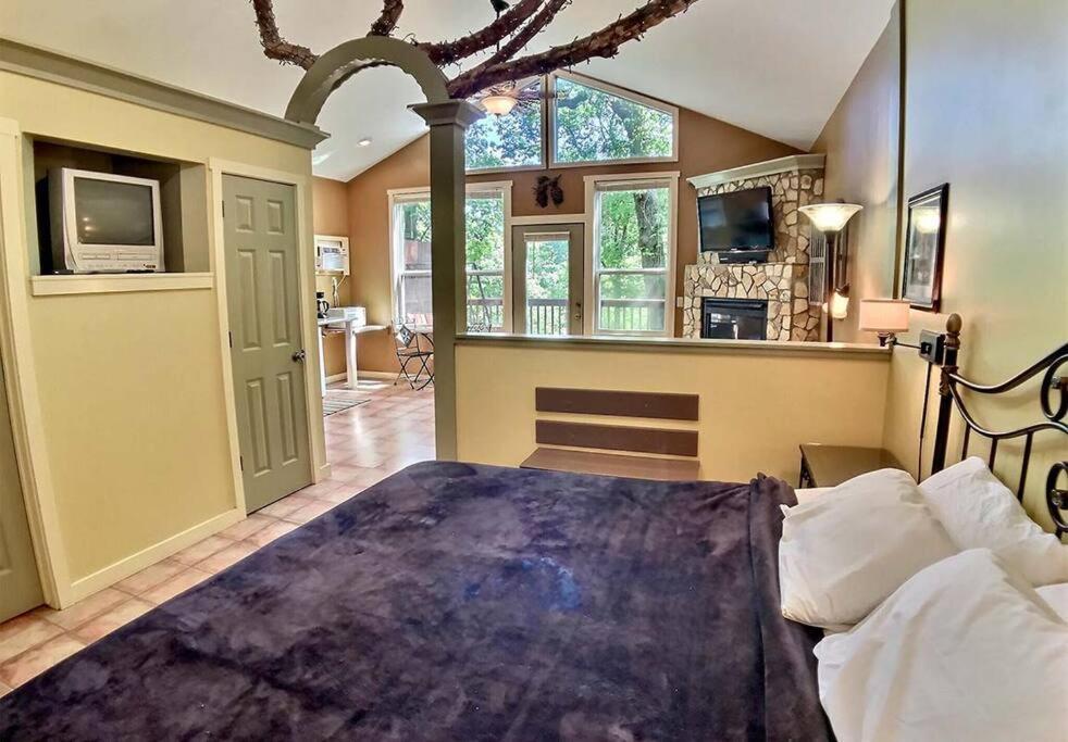 Chateau Treehouse #11 @ Oak Crest Cottages And Treehouses Eureka Springs Esterno foto